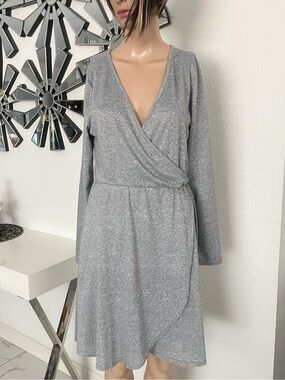 Derek Heart Silver Wrap V-Neck Long Sleeve Dress full stretch size M